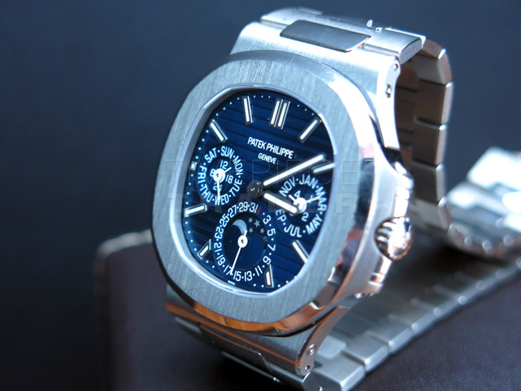 Patek Philippe Nautilus 5740-1G-001 18k White Gold Automatic self-winding WATCHES 2