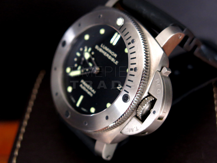 Panerai Submersible PAM305 Titanium Automatic self-winding WATCHES 2