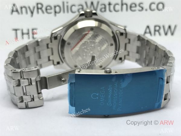 Omega James Bond Blue Dial w/ Super Luminous WATCHES 2