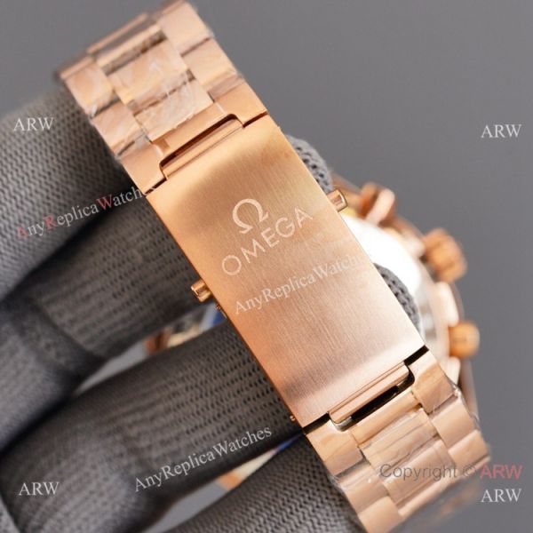 2021 New Copy Omega Snoopy Speedmaster Rose Gold Quartz WATCHES 2