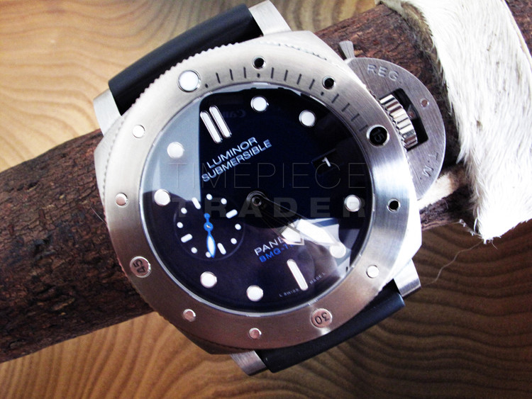 replica Panerai Luminor Submersible 1950 3 Days PAM692 BMG-tech Automatic WATCHES 3