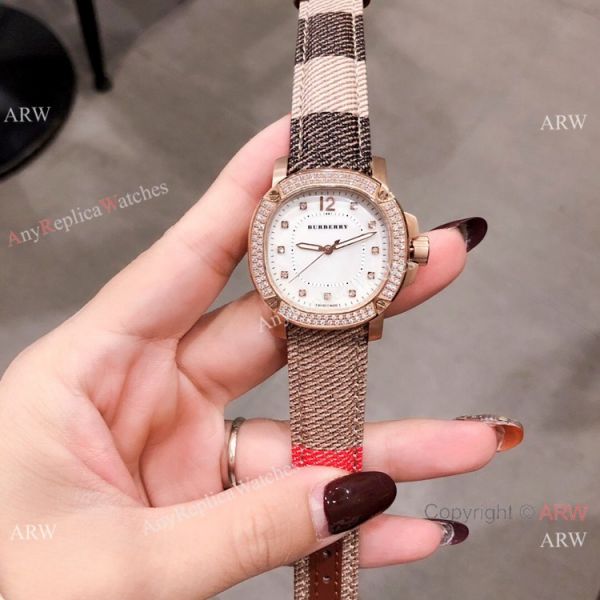 replica New Style Copy Burberry Lady Rose Gold Gray Face WATCHES 3