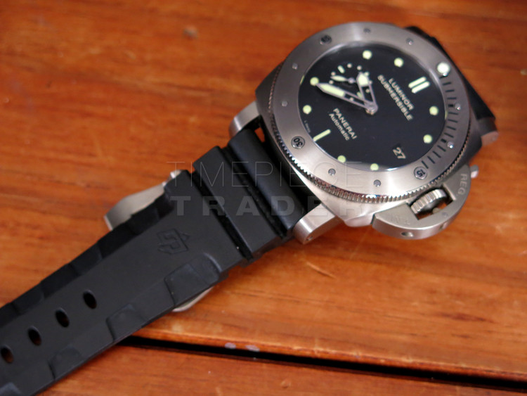 replica Panerai Submersible PAM305 Titanium Automatic self-winding WATCHES 5
